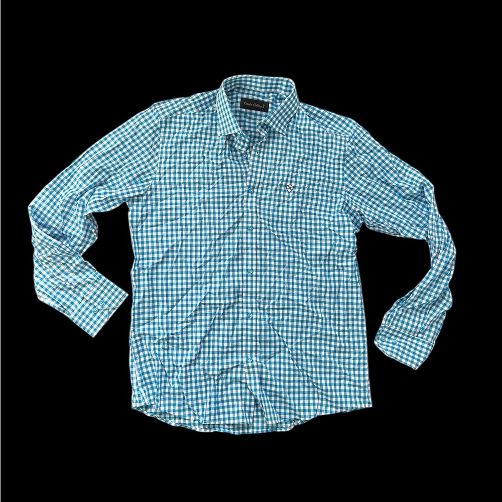 ✨ Blue and white checkered button-up shirt✨